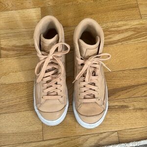 Nike size 8 women’s